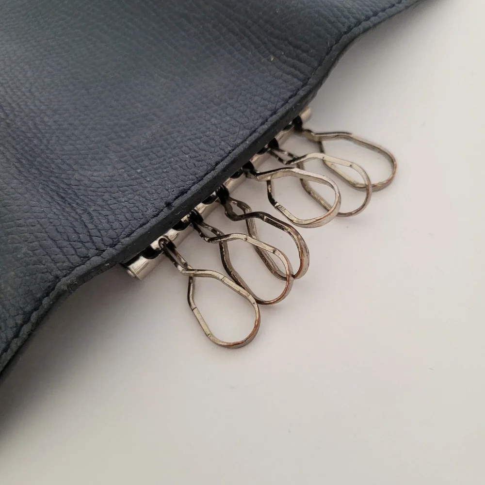 Valextra Navy Blue Pebble Grain Leather 6-Hook Key Case Holder Made in Italy
